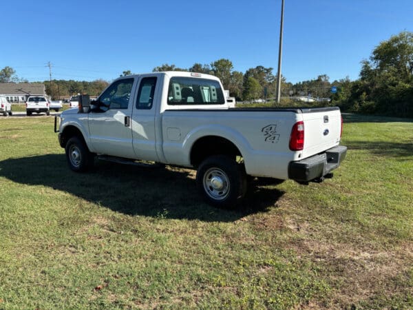 2016 Ford F-250 Super Duty SRW SuperCab XL Pickup Truck