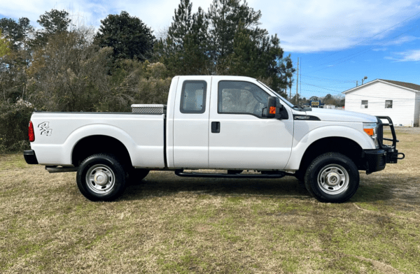 2015 Ford F-250 Super Duty Extended Cab Short Bed 4WD Pickup Truck