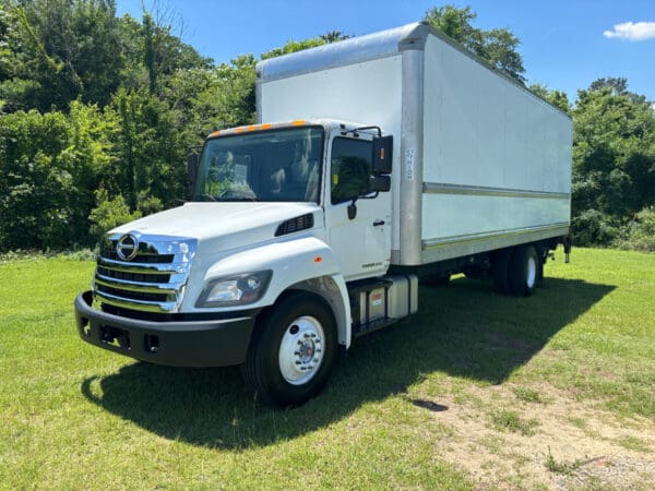2017 Hino 268A with 26' Box Truck