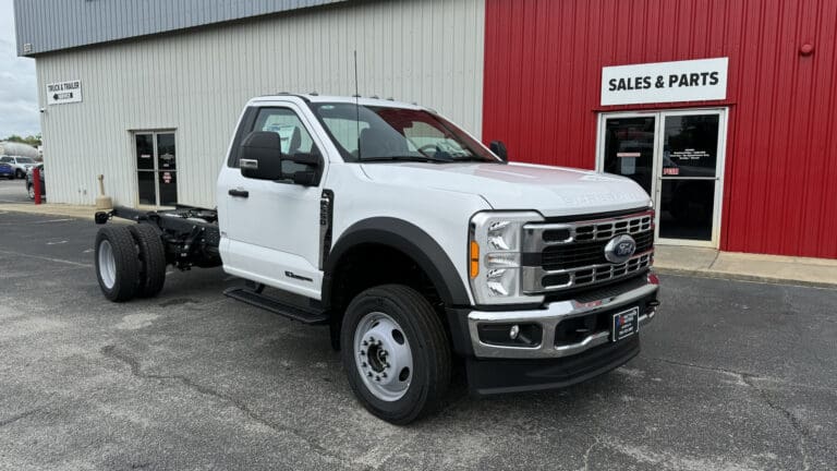 2023 Ford F-550 Super Duty Cab & Chassis Truck