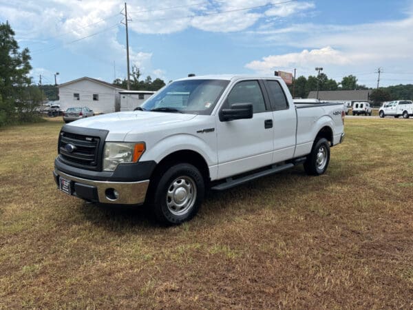 2014 Ford F-150 4WD SuperCab XL Pickup Truck