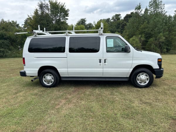 2014 Ford Econoline E-350 Super Duty Cargo Van