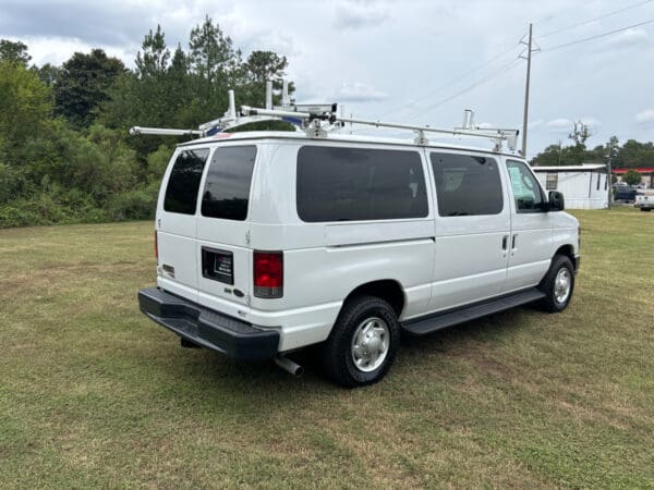 2014 Ford Econoline E-350 Super Duty Cargo Van