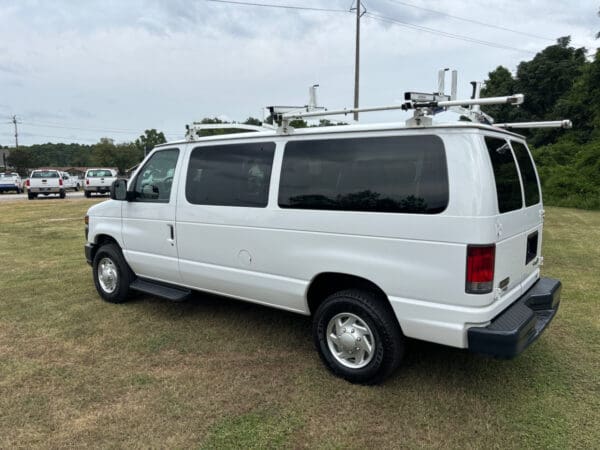 2014 Ford Econoline E-350 Super Duty Cargo Van