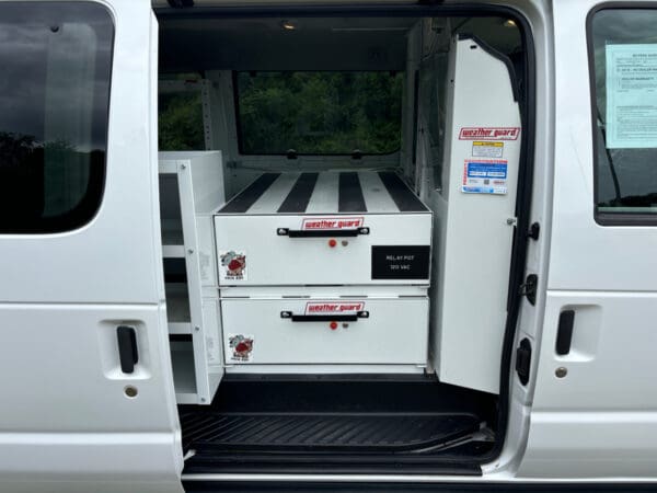 2014 Ford Econoline E-350 Super Duty Cargo Van