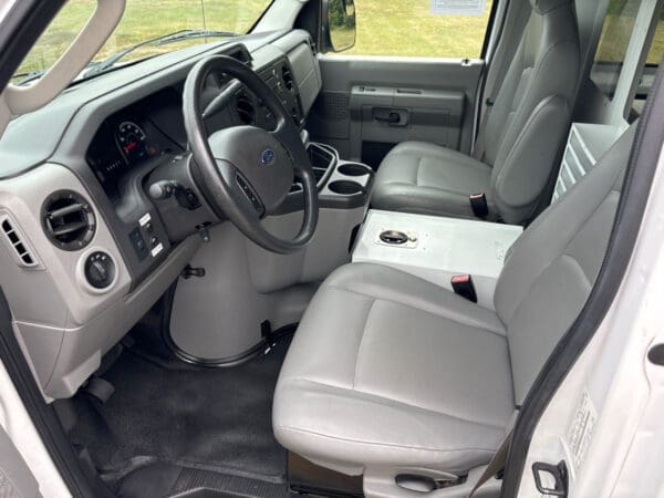 2014 Ford Econoline E-350 Super Duty Cargo Van