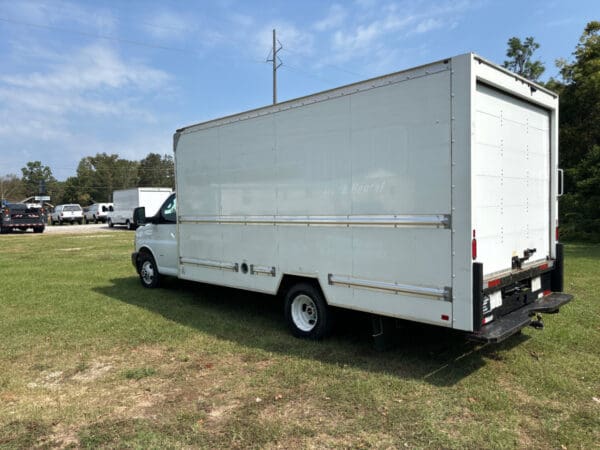 2019 GMC Savana 3500 Cutaway Van / Delivery Truck