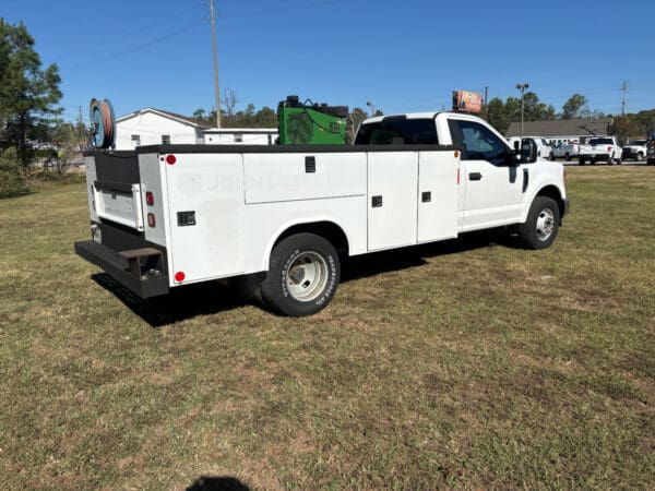 2017 Ford F-350 Super Duty XL 2WD Regular Cab Utility / Service Truck