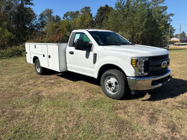 2019 Ford F-350 Super Duty 2WD Regular Cab Service / Utility Truck