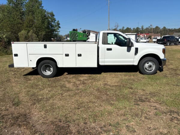 2019 Ford F-350 Super Duty 2WD Regular Cab Service / Utility Truck