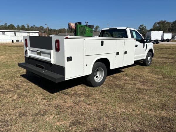 2019 Ford F-350 Super Duty 2WD Regular Cab Service / Utility Truck