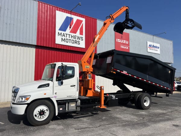 2025 Hino L7 Grapple / Debris Clearing Truck