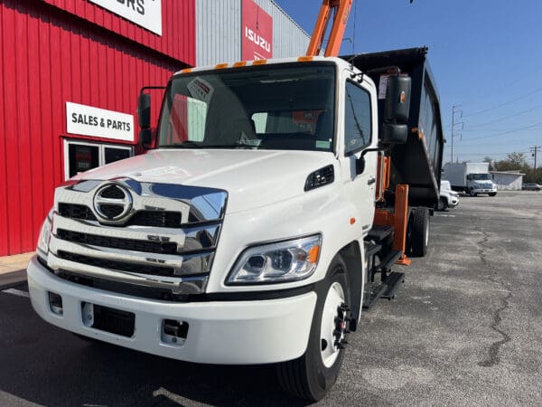 2025 Hino L7 Grapple / Debris Clearing Truck