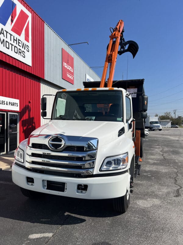 2025 Hino L7 Grapple / Debris Clearing Truck