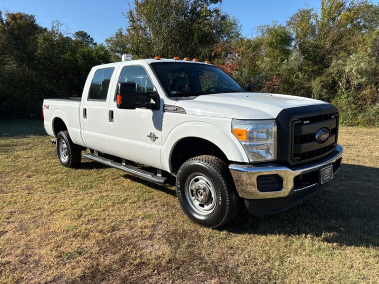 2015 Ford F-350 Super Duty SRW 4WD Crew Cab Pickup Truck