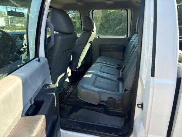 2015 Ford F-350 Super Duty SRW 4WD Crew Cab Pickup Truck