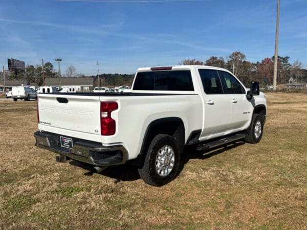 2022 Chevrolet SIlverady 2500HD 4WD Crew Cab LT Pickup Truck