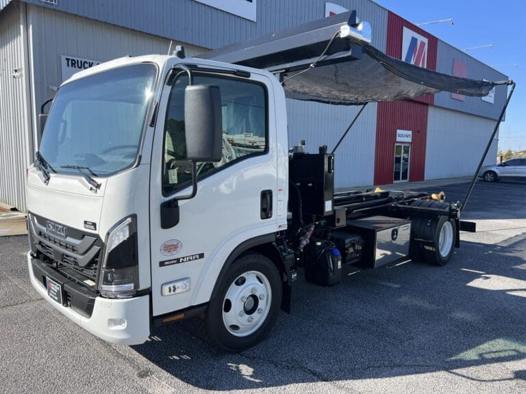 2025 Isuzu NRR -  - Shuttle Flex 36