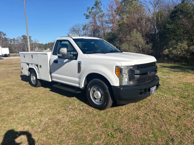 2017 Ford F-250 Super Duty SRW XLT 2WD Regular Cab Work Truck