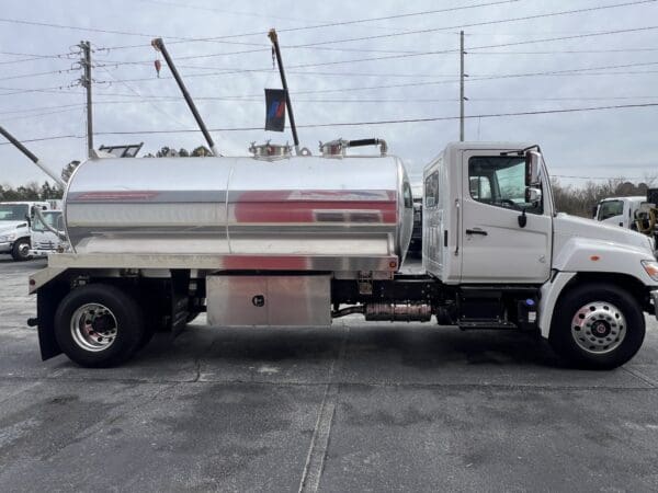 2025 Hino L7 with 2,500 Gallon Portable Restroom Vacuum Tank / Septic Tank