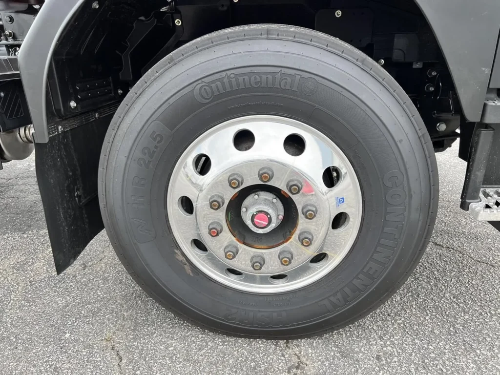N2875 - 2025 Isuzu FTR with Slider 20_01