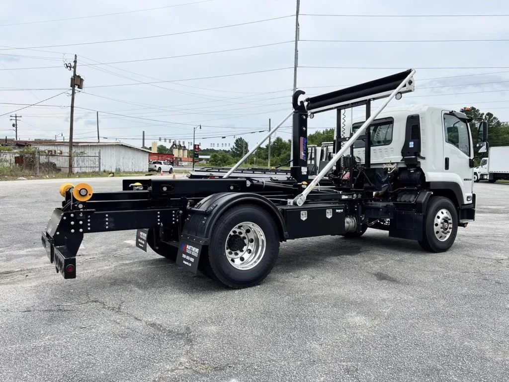 N2875 - 2025 Isuzu FTR with Slider 20_01