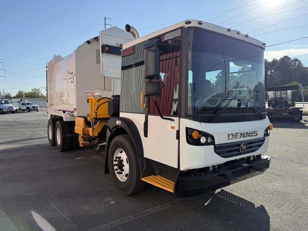 N2918 - 2023 Dennis Eagle with New Way 22yd Rotopac_02