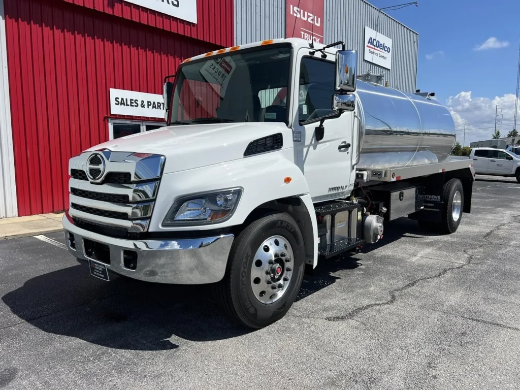 N3093 - 2026 Hino L7 with 2500 (200 Fresh Water) gallon septic tank_01