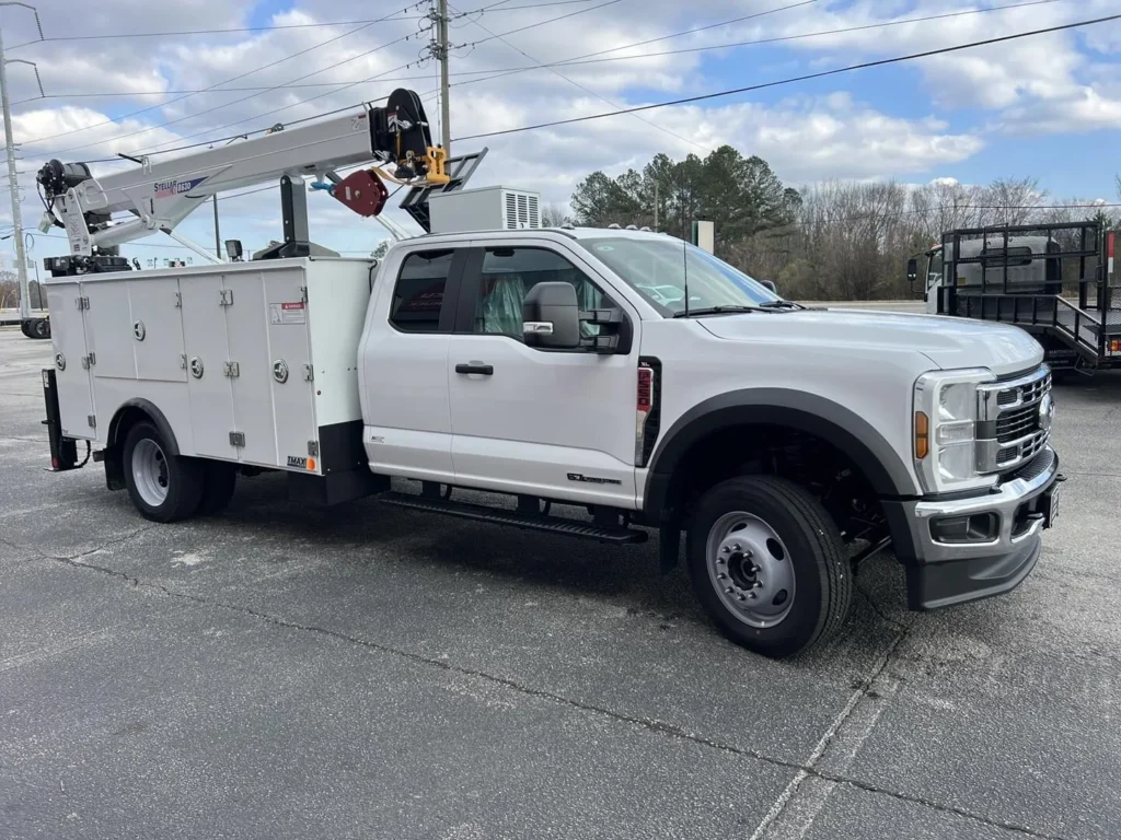 N3120 - 2025 Ford F-550 with TMax and 8630 Crane_01