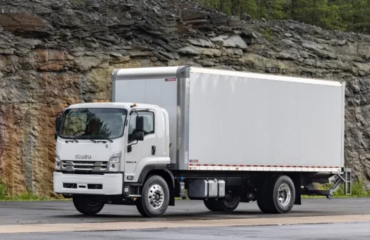 isuzu box truck